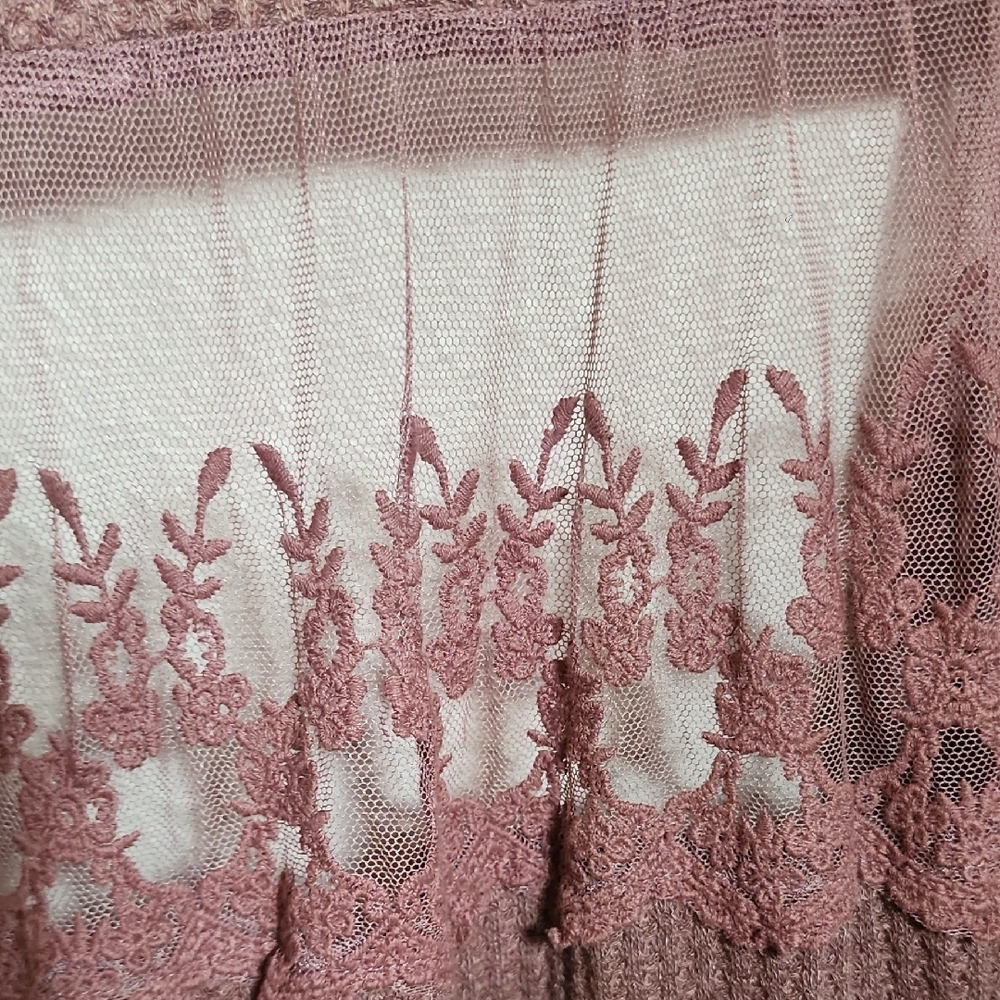 Vocal Mauve Textured Fabric - Picture 4 of 6